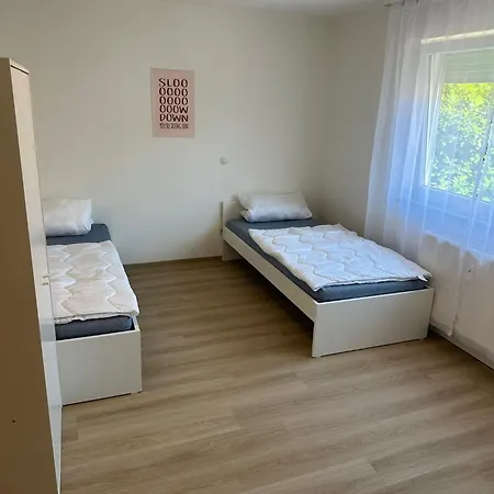 4 Mit 5 Betten Und Terrasse Zwischen Mainz Und Alzey * Gabsheim
